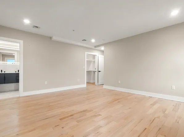 211 Summit Avenue image 7 of 16