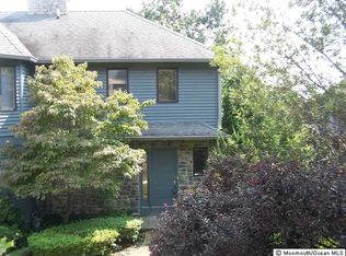 17 Ridge Rd, Atlantic Highlands, NJ 07716