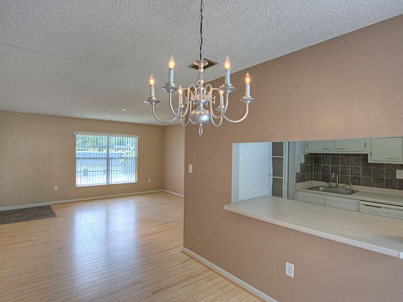 Pass thru to Kitchen