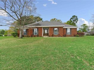 7420 Meadows Dr S, Mobile, AL 36619