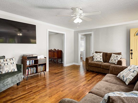 5th image of 1013 2nd St