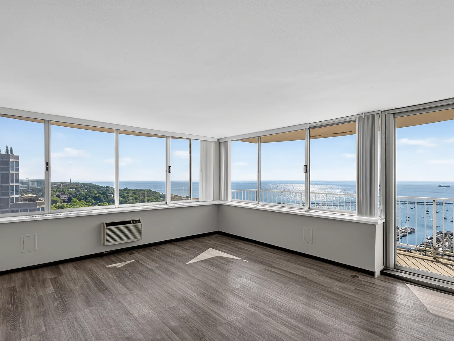 Prospect Tower — Photo 4