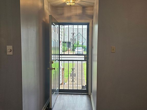 3rd image of 5527 Ginners Dr