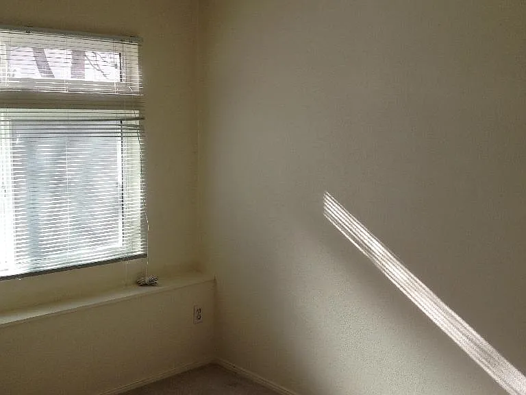 Updated 1 Bedroom with Garage Just 2 Blocks to UNM — Photo 12
