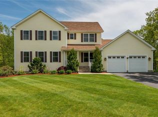 17 Crest Cir, Smithfield, RI 02917