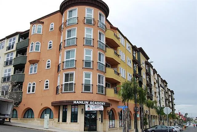 151 El Camino Real — Photo 2