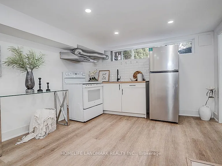 304 Kerswell Dr #2 — Photo 5