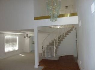 4043 Pine Nut Dr, Encino, CA 91316