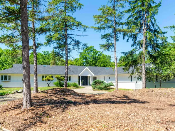 18 Alexandra Dr, Mettawa, IL 60048