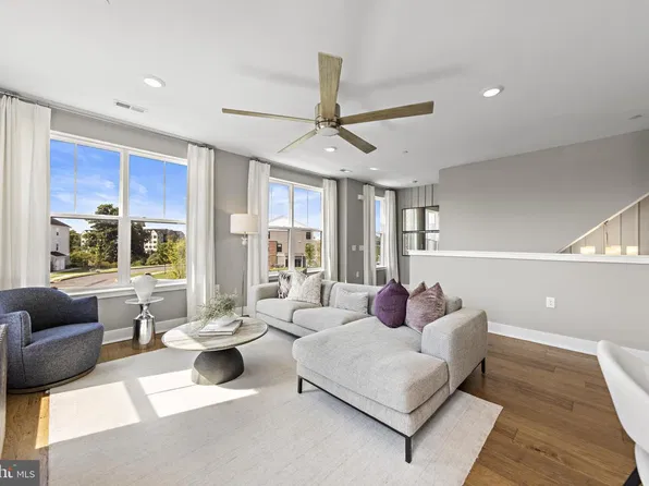 177 Leona Stewart Ln, Pennington, NJ 08534