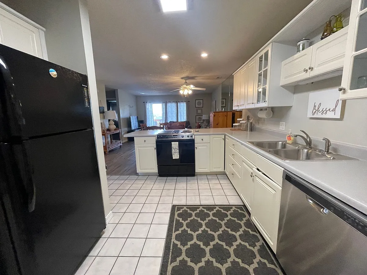 Building Photo - 193 Avondale Dr #10