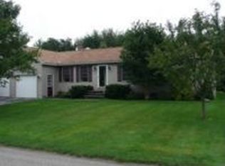 58 Crossing Brook Rd, Cumberland, ME 04021