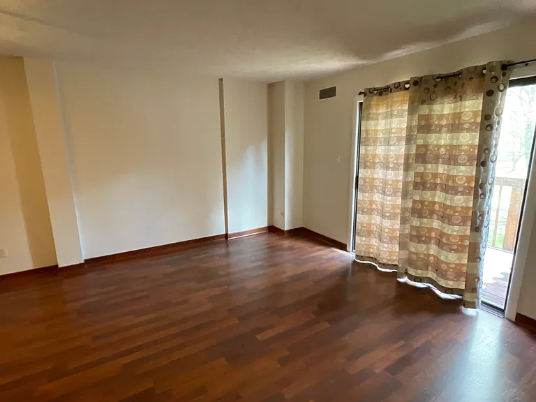 210 Woodhaven Dr — Photo 7