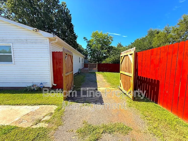 749 Shannon Bradley Rd — Photo 15