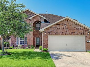 700 Elizabeth St, Alvin, TX 77511