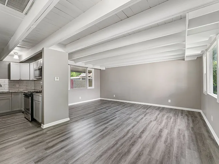 4842 Locust Ave — Photo 5
