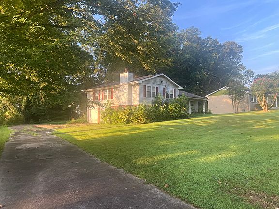 3rd image of 2613 Manor Pl