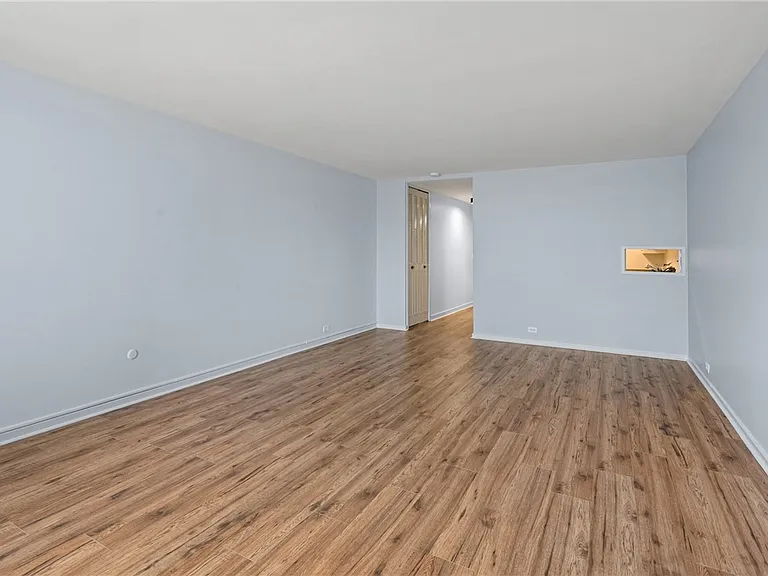 112 Washington Pl #4J — Photo 9