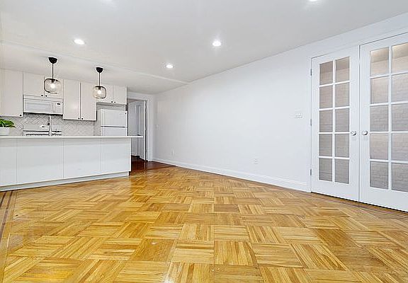 3rd image of 126 Van Buren St #1