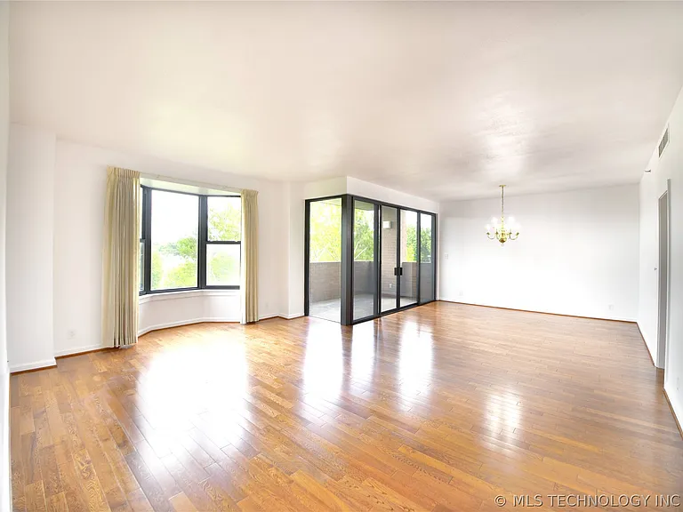 2121 S Yorktown Ave #602 — Photo 10