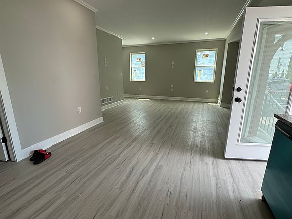 5th image of 601 Centennial Ave