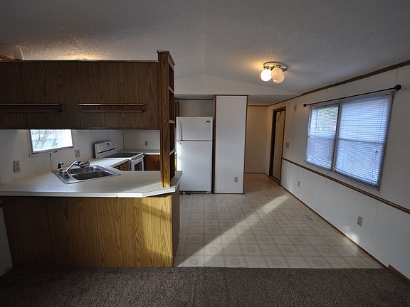 4th image of W7105 Phoenix Dr