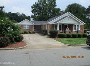 210 Nolly St, Clinton, NC 28328