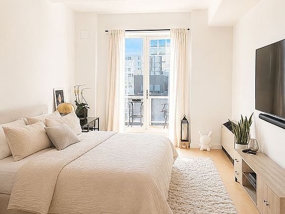 5th image of 15 Broad St APT 3010