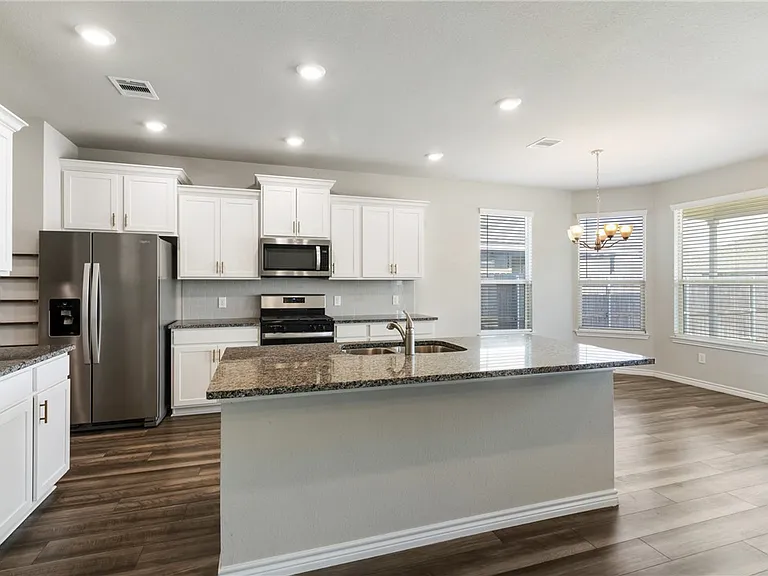 1160 Verona Dr — Photo 8