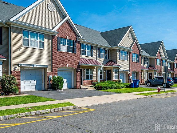 2nd image of 74 Andrews Way