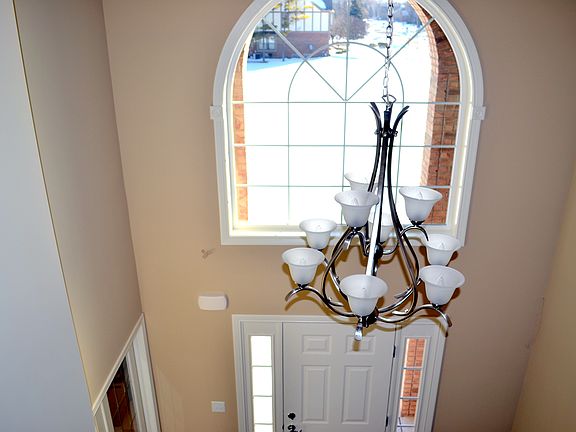 4th image of 1051 Doral Dr