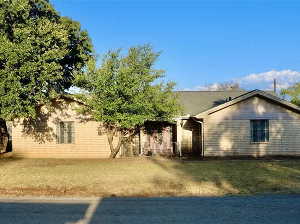 201 N Westwood St, Breckenridge, TX 76424
