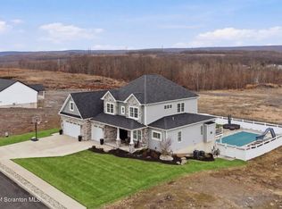 119 Osprey Ln, Archbald, PA 18403