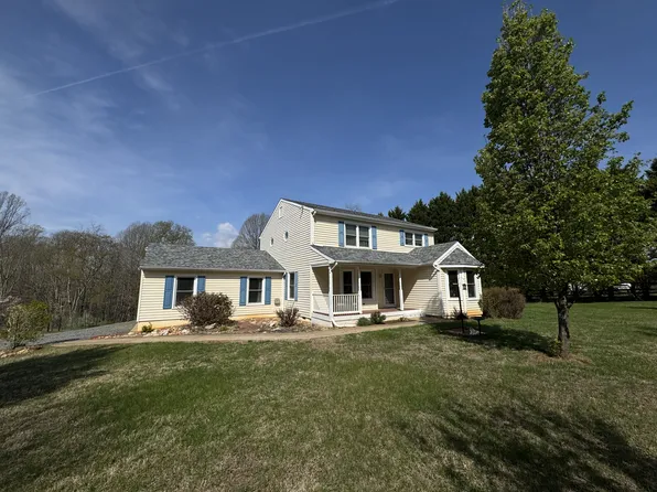 3825 Reas Ford Ln, Earlysville, VA 22936