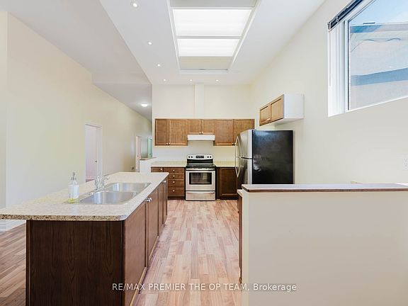 5th image of 7930 Kipling Ave