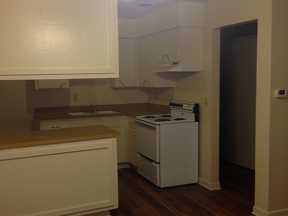4th image of 302 S Bridge St #302