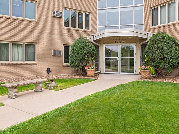 4th image of 4370 Brookside Ct APT 106