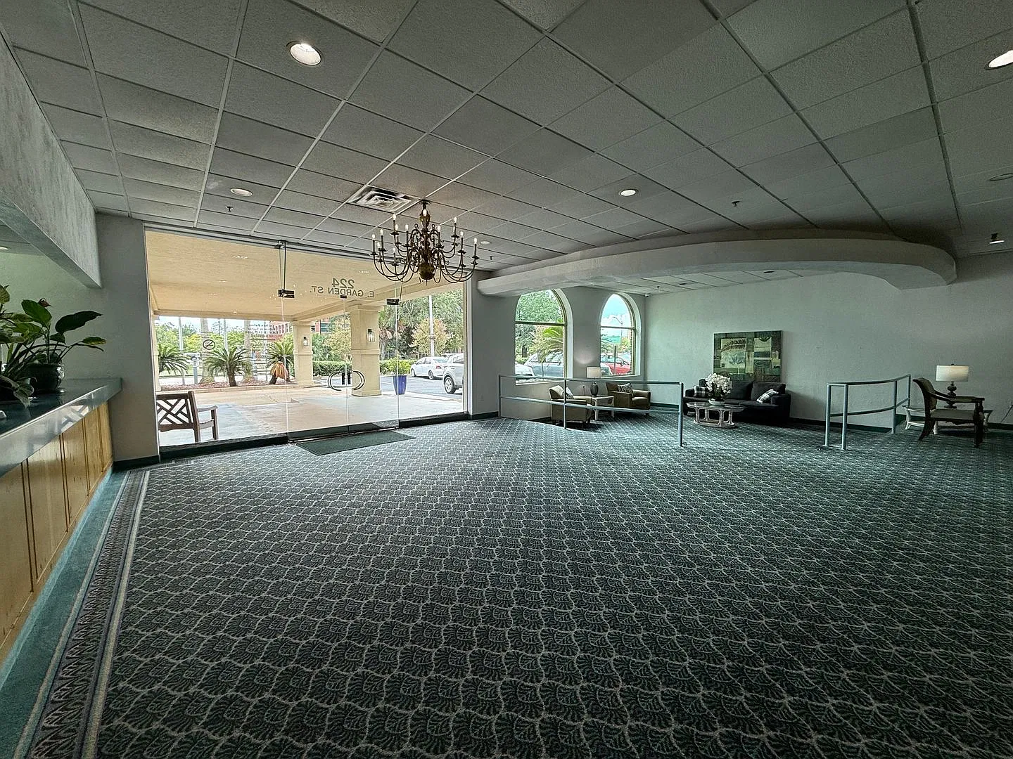 Downtown Pensacola - Carlton Palms - 1 bedroom, 1 bathroom studio - Community pool — Photo 3