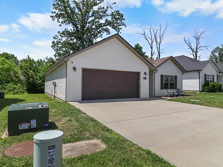 1286 Magnum Dr — Photo 4