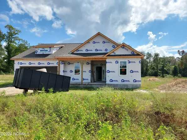 638 Bright Harvest Drive, Maysville, NC 28555