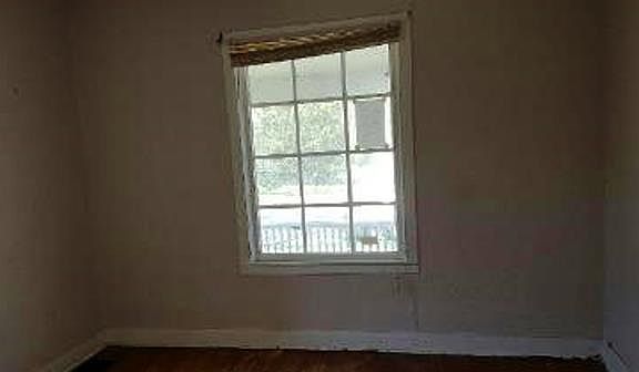 5th image of 448-450 W Park Ave