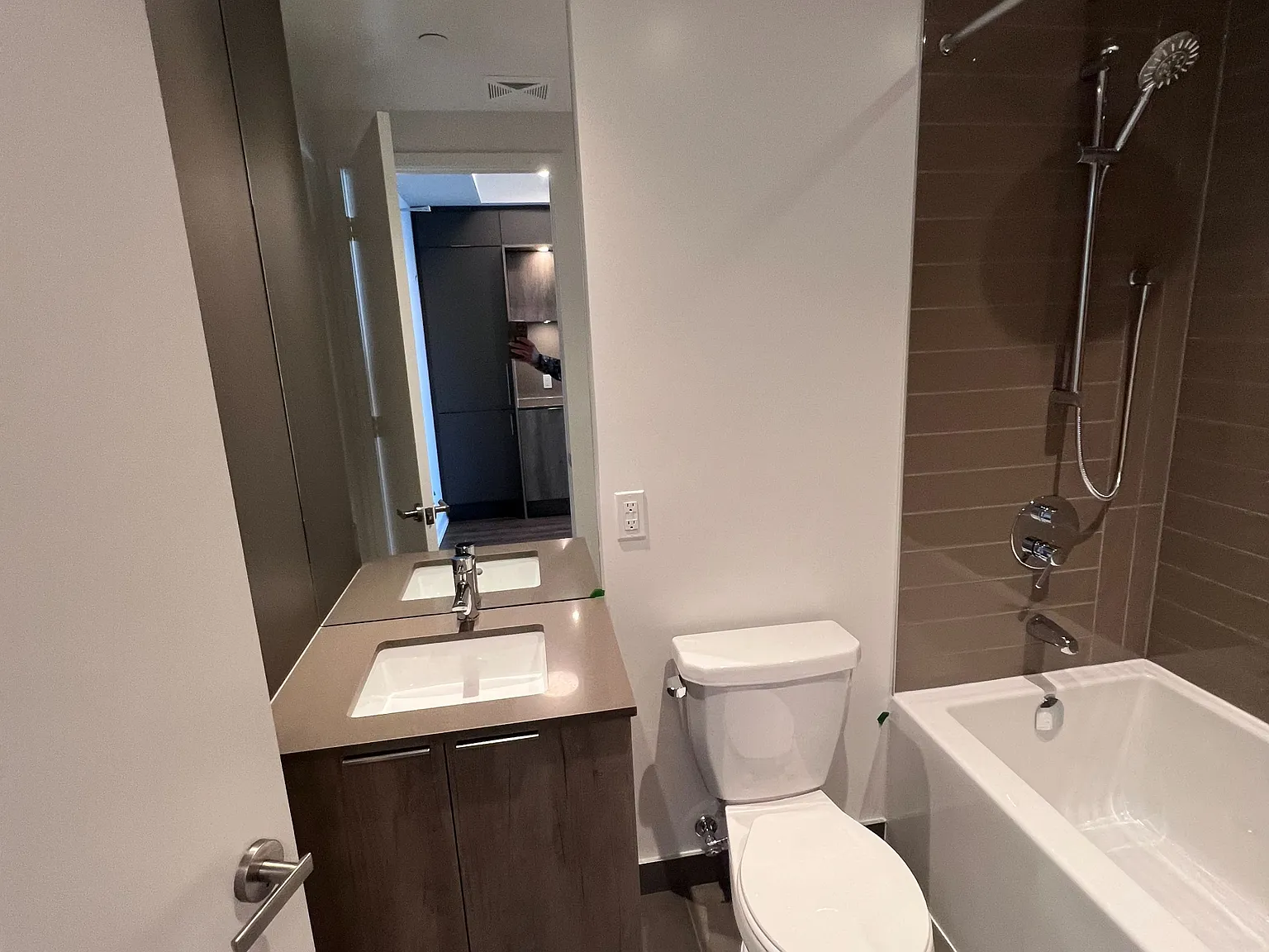 1 bed, $2,000 — Photo 4