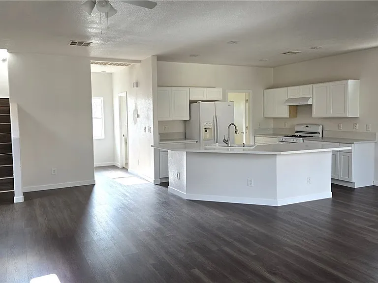 8229 Time Machine Ave — Photo 4
