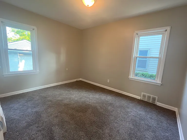 6035 Jane Ave — Photo 8
