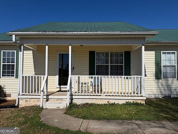3rd image of 2124 Broad St