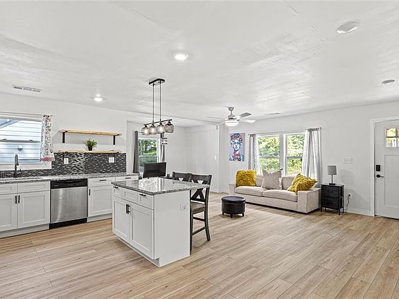 4th image of 1077 Peeples St SW