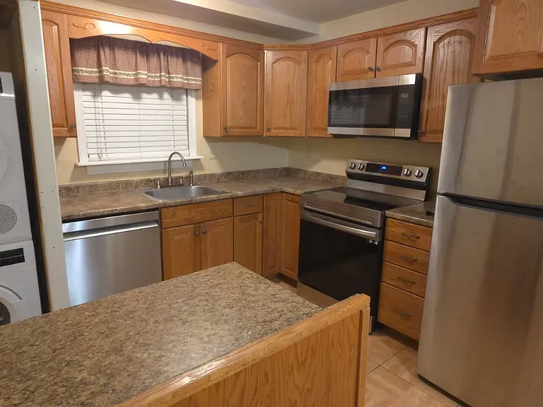 26 Park Ave #B21 — Photo 2