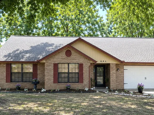 601 Garland Pl, Lowell, AR 72745
