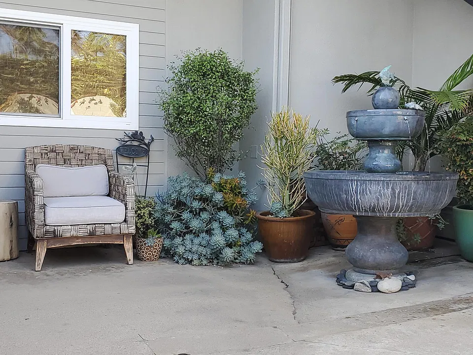 Courtyard fountain.