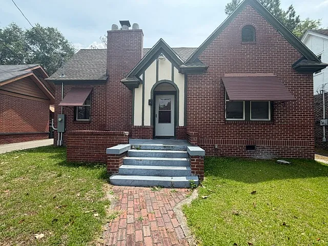 525 N Daughtry St